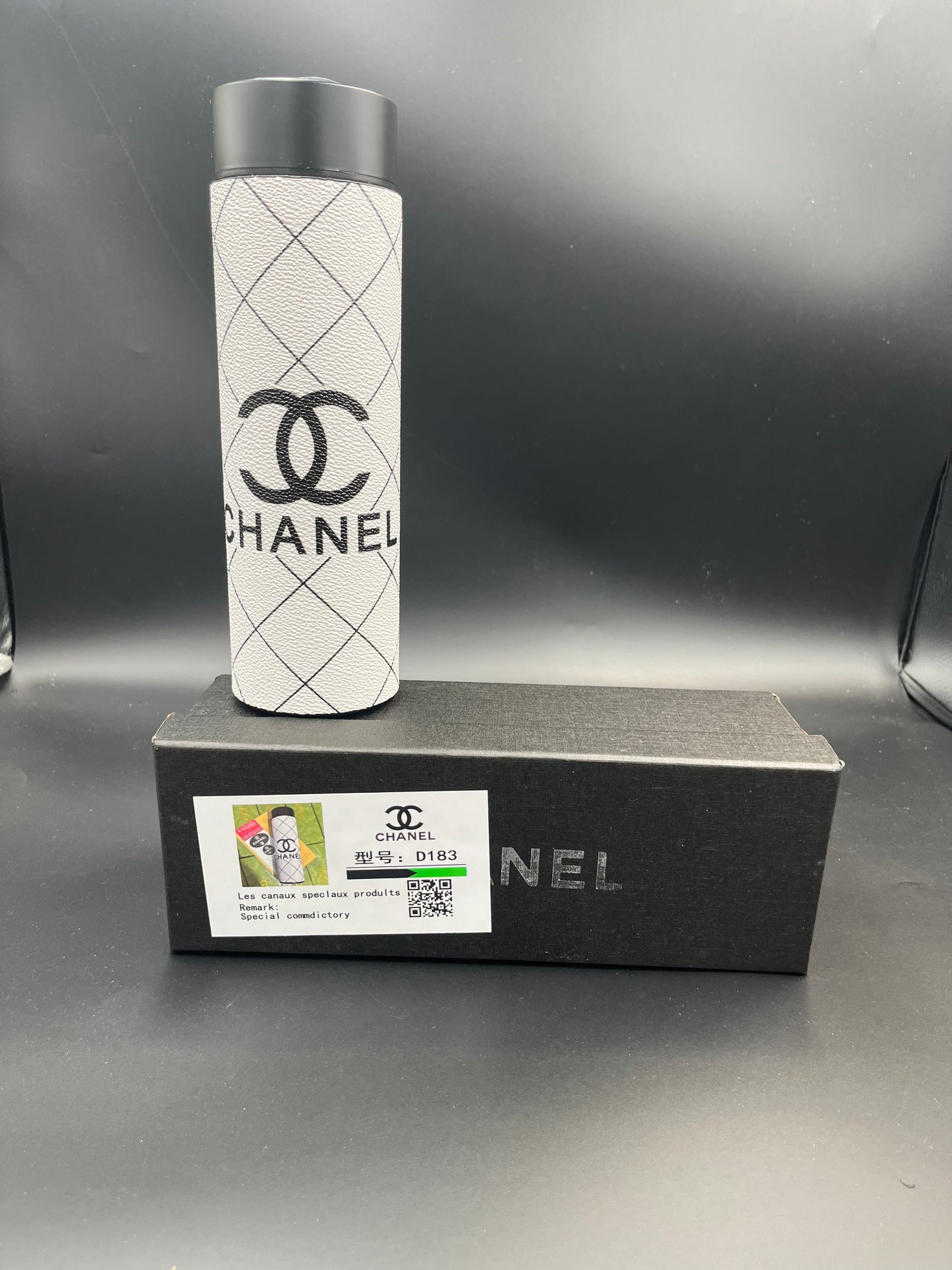 CHANEL D183 Luxury Edition β Diamond-Textured Elegance in Every Drop