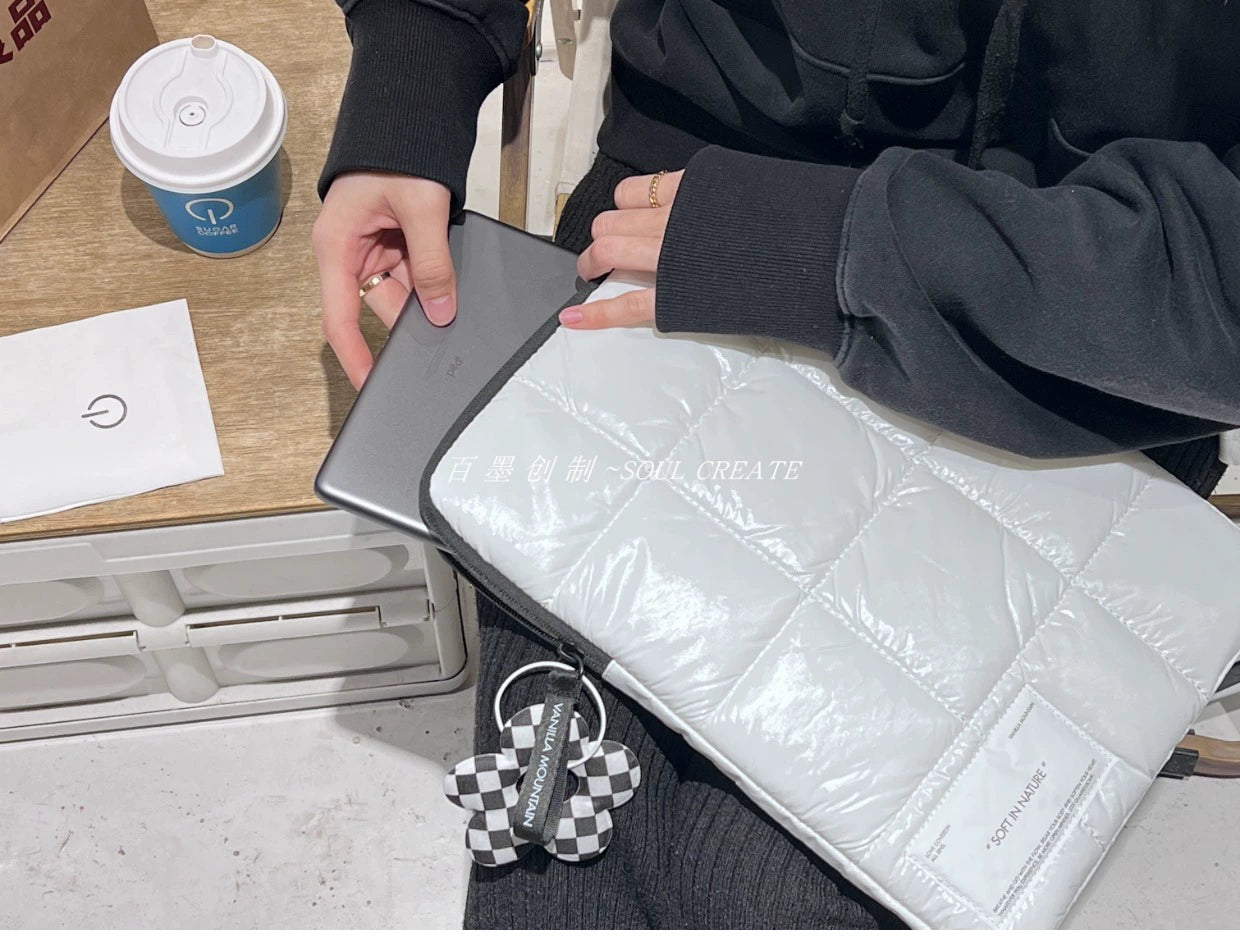 The Baimo Cloud Bag is a soft, waterproof liner for tablets and notebook computers, compatible with brands like Apple, Huawei, Xiaomi, and Dell.