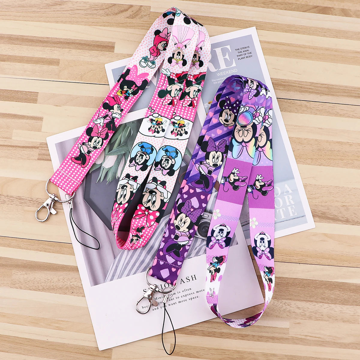 DISNEY Minnie Mouse Keychain Lanyard ID Badge Holder