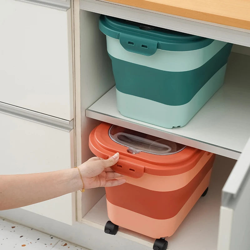Collapsible Cat/Dog Food Storage Container. Folding Pet Supplies