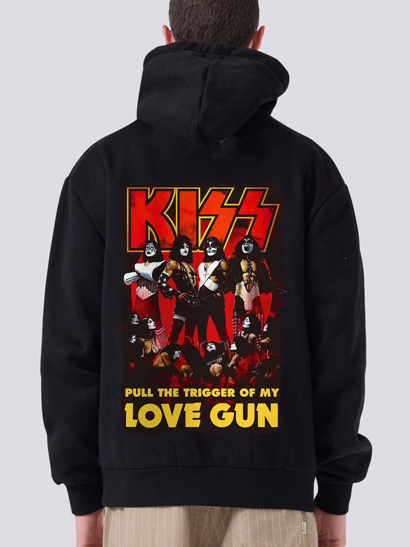 1pc Rock Band Iconic Love Gun Printed Hoodie - Casual Crew Neck Long Sleeve Sweatshirt with Slight Stretch, Digital Heat Transfer, Knit Fabric, for Outdoors, Weekend Casual - Cotton Hoodie for Teens, Couples, Fall/Winter