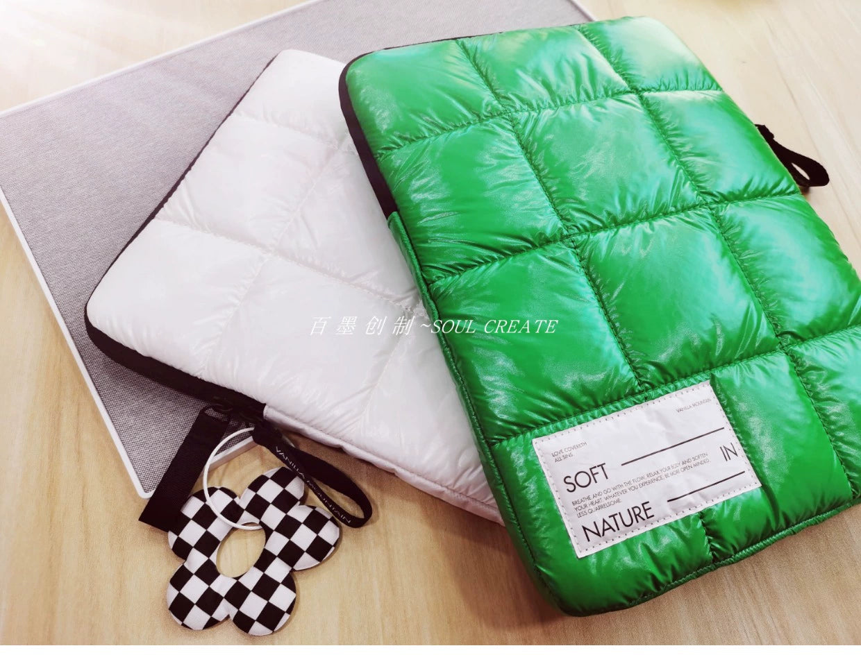 The Baimo Cloud Bag is a soft, waterproof liner for tablets and notebook computers, compatible with brands like Apple, Huawei, Xiaomi, and Dell.