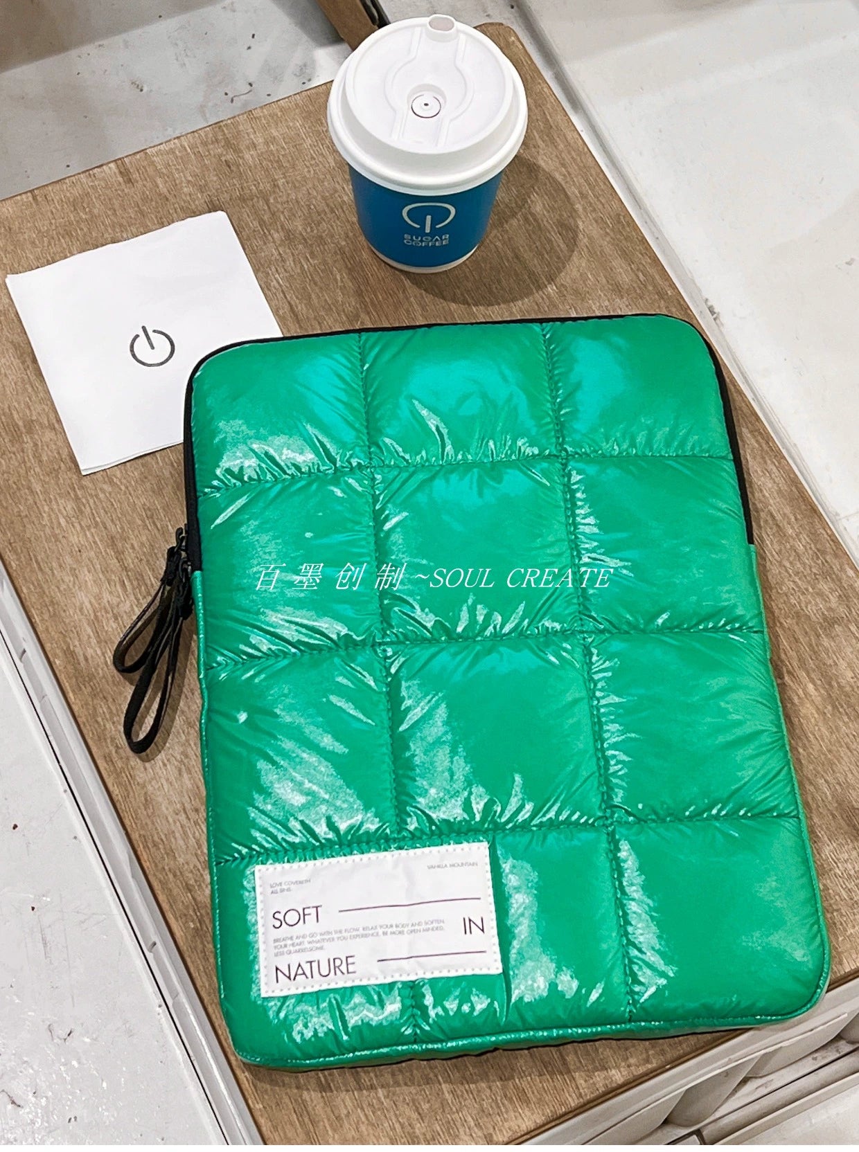 The Baimo Cloud Bag is a soft, waterproof liner for tablets and notebook computers, compatible with brands like Apple, Huawei, Xiaomi, and Dell.