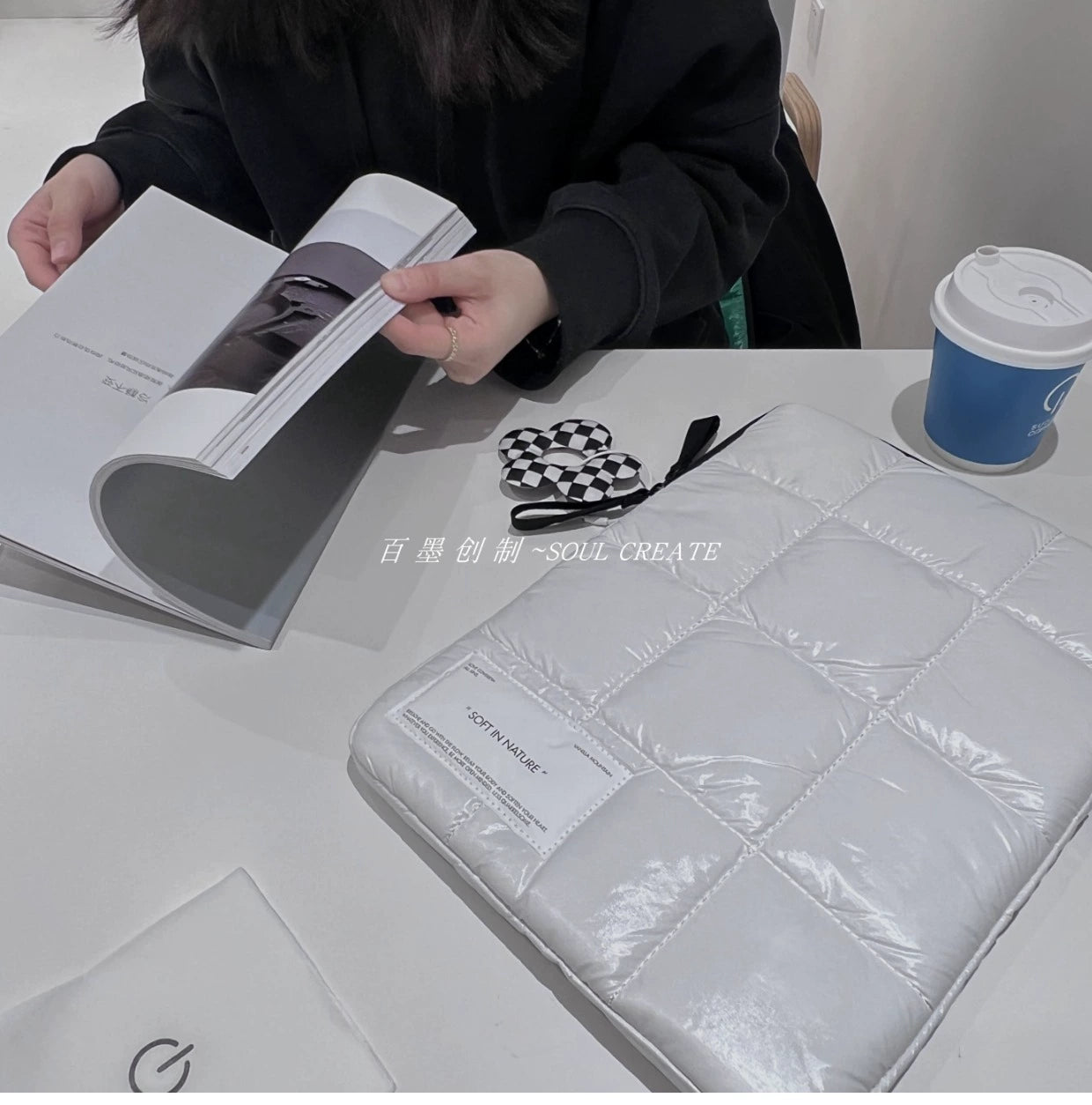 The Baimo Cloud Bag is a soft, waterproof liner for tablets and notebook computers, compatible with brands like Apple, Huawei, Xiaomi, and Dell.