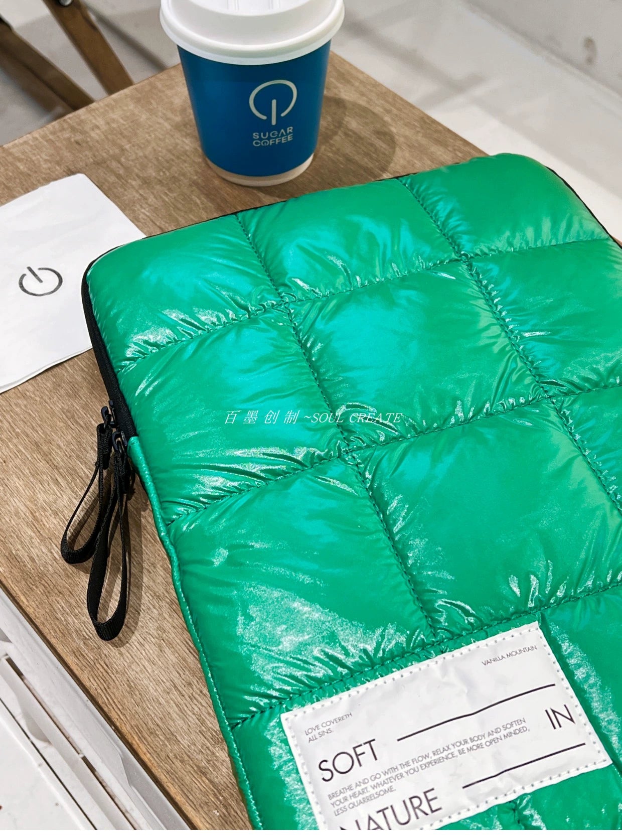 The Baimo Cloud Bag is a soft, waterproof liner for tablets and notebook computers, compatible with brands like Apple, Huawei, Xiaomi, and Dell.