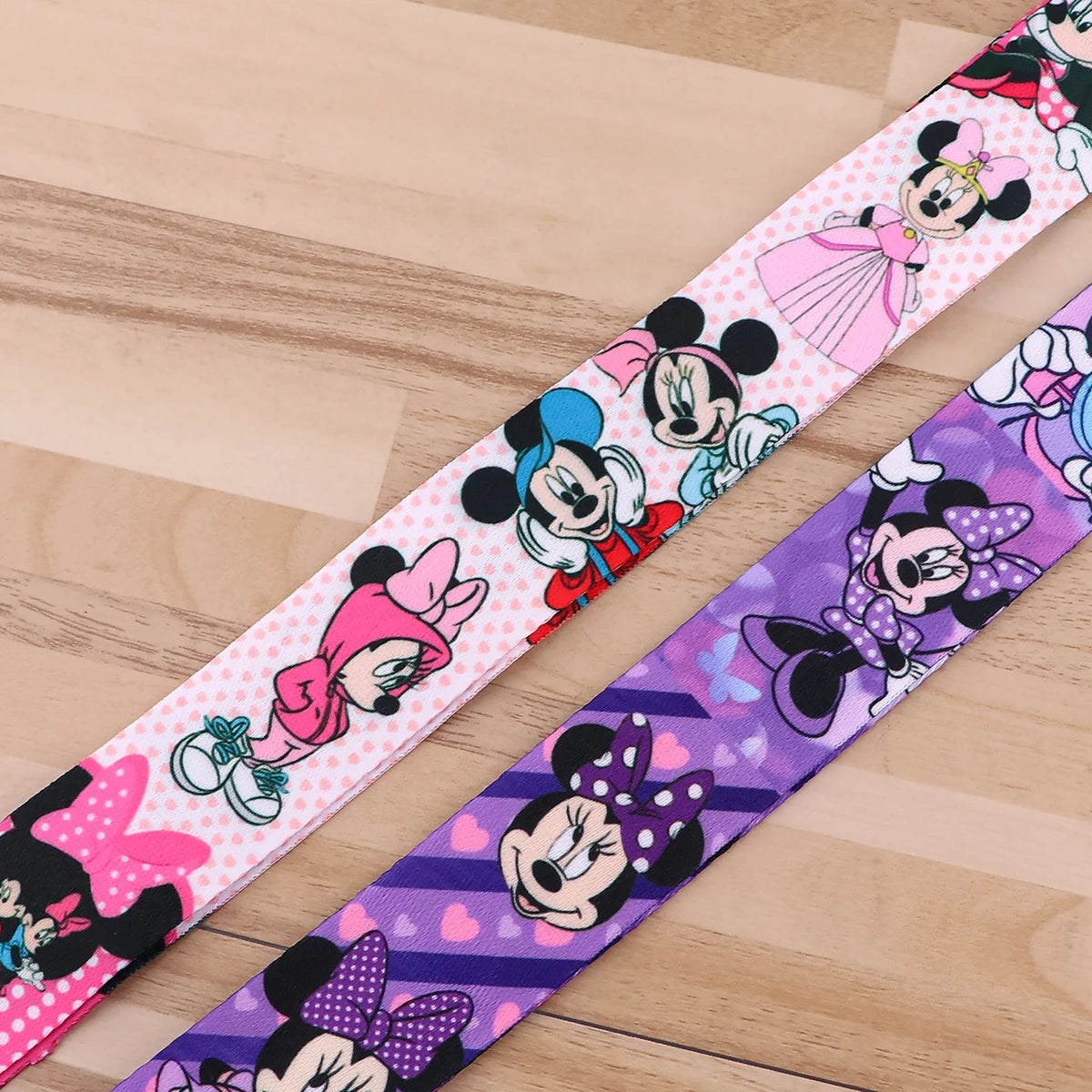 DISNEY Minnie Mouse Keychain Lanyard ID Badge Holder